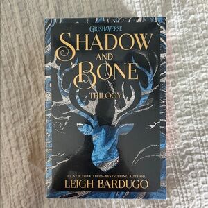 Shadow and Bone Trilogy by Leigh Bardugo - Blue Cover